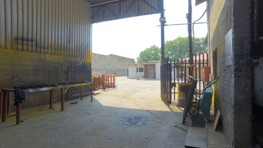 To Let commercial Property for Rent in Oos Einde North West